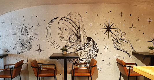 Arte mural de Dani Gil en Hotel Selina: línea, grabado y cosmovisión andina