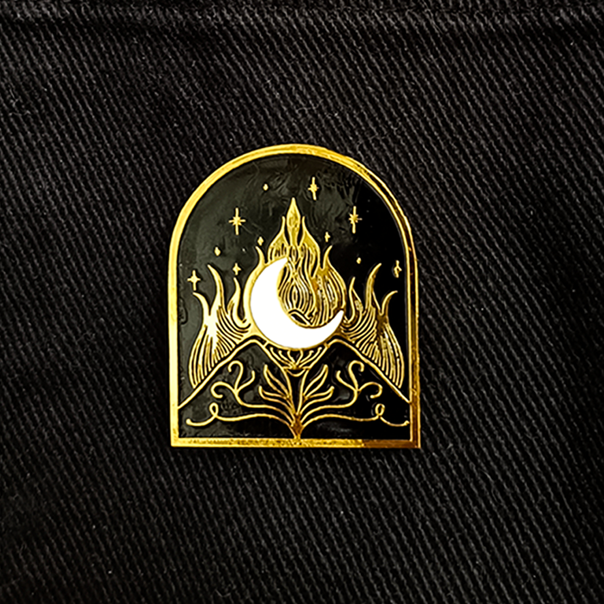 Pin Dorado Sol