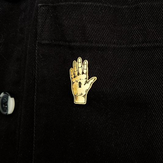 Pin Metálico Mano