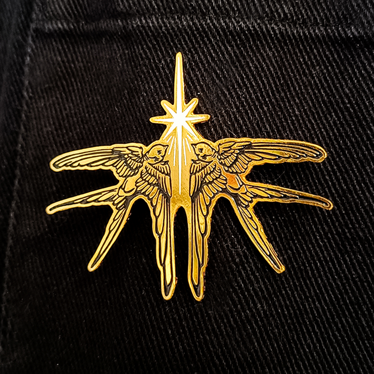Pin Duo Golondrinas Destello